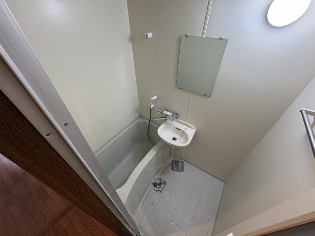 バス・シャワールーム　ゆったり過ごせるお風呂です