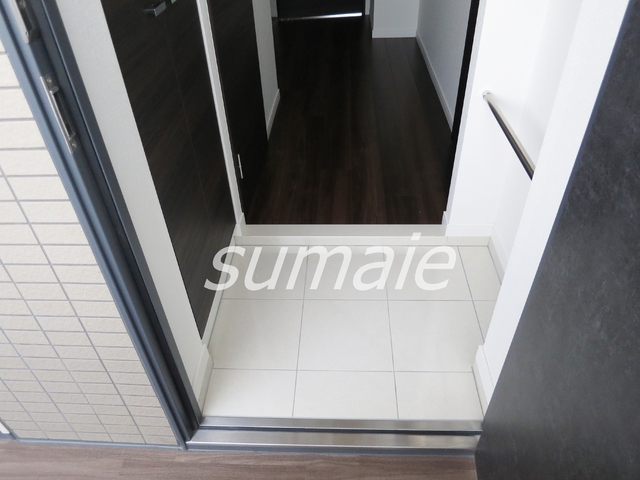 玄関　扉を開けて玄関です☆