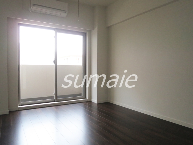 居室・リビング　陽当たりの良い洋室です☆