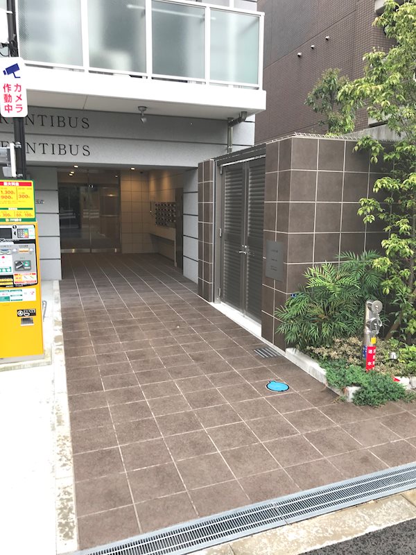 エントランス　整備されたエントランス