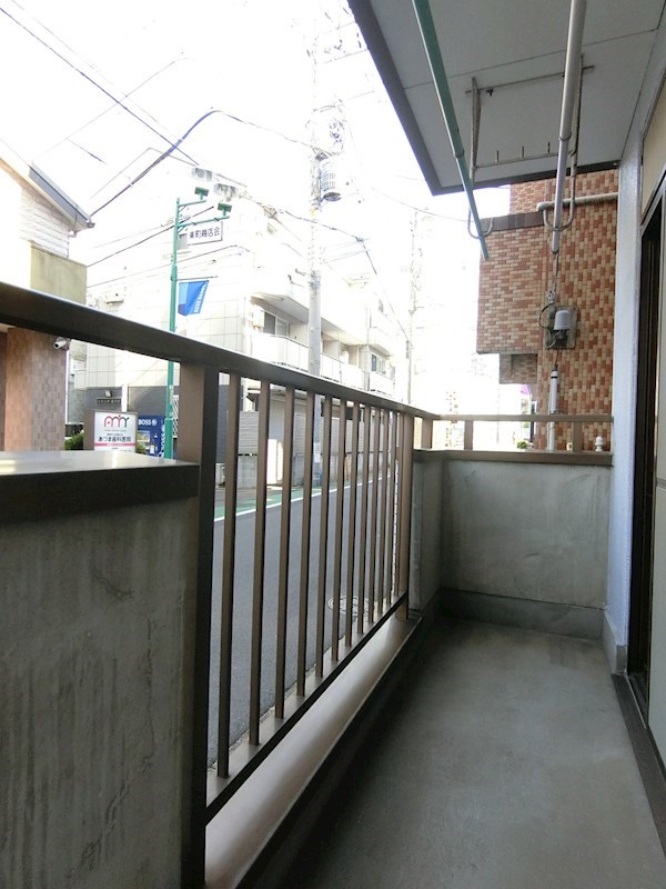 バルコニー　東向きバルコニー