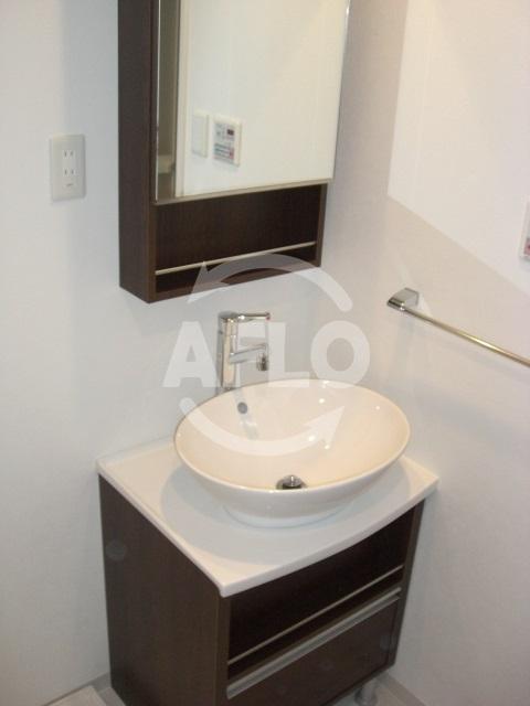 洗面設備　パウゼドーム前　ボウル型独立洗面化粧台