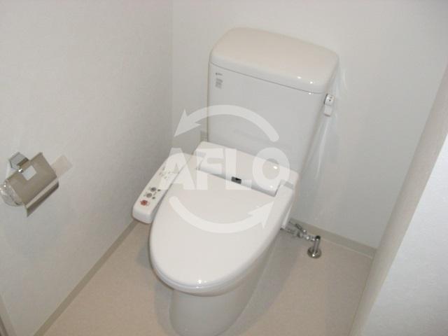 トイレ　パウゼドーム前　温水洗浄便座