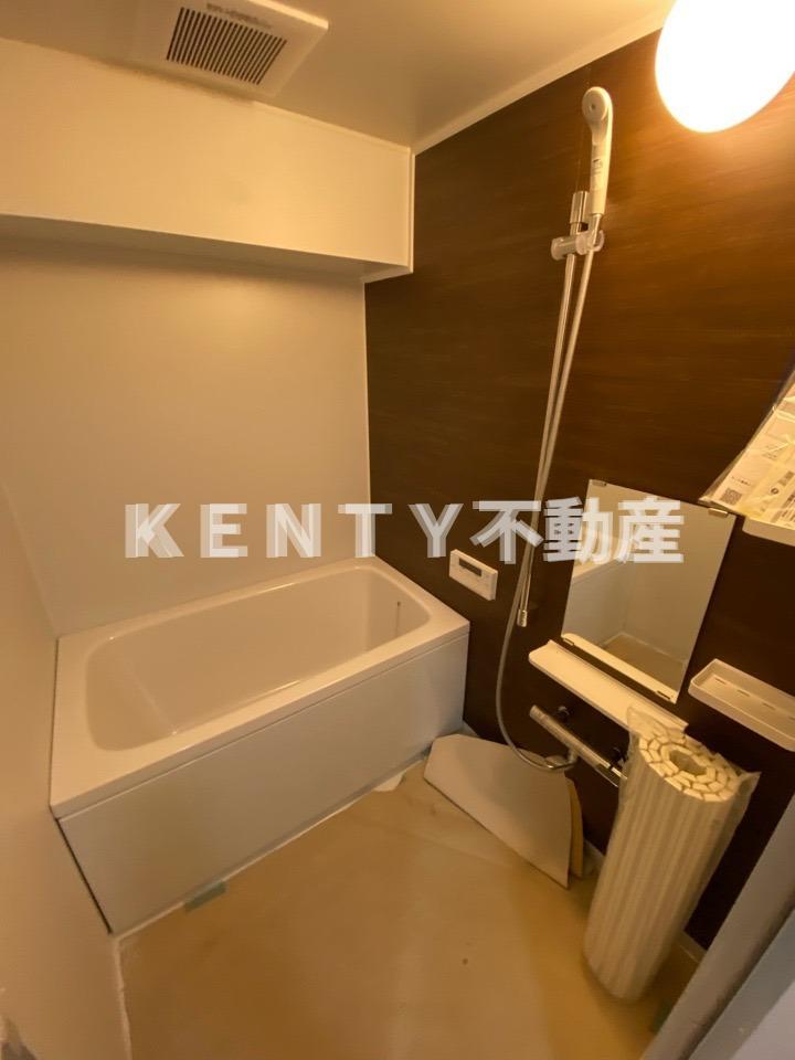 バス・シャワールーム　コンパクトで使いやすいお風呂です