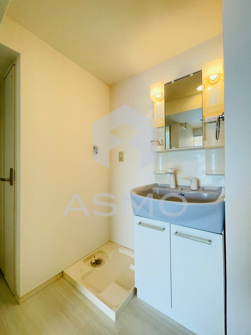 洗面設備　同マンション別部屋　参考写真