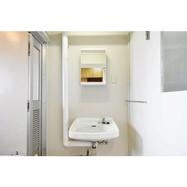 洗面設備　当物件の参考写真です。(同建物の部屋)