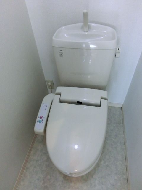 トイレ　ウォシュレット完備