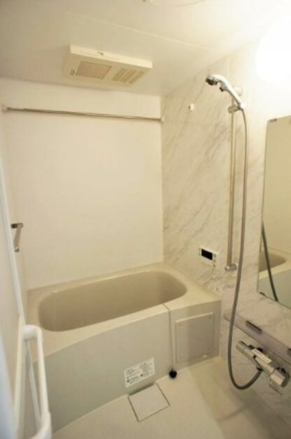 バス・シャワールーム　バスルーム