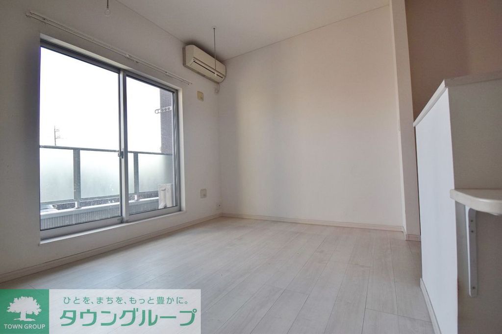 居室・リビング　同タイプ別棟の写真です。