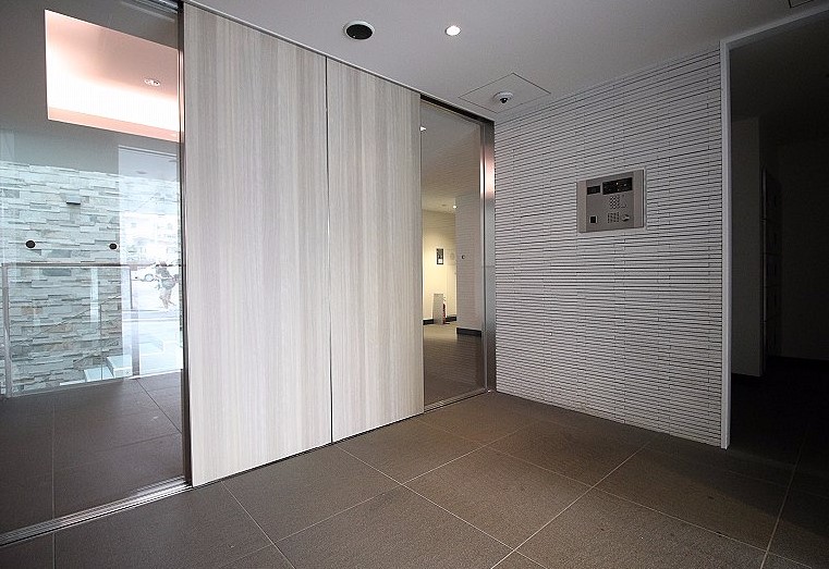 エントランス　エントランス