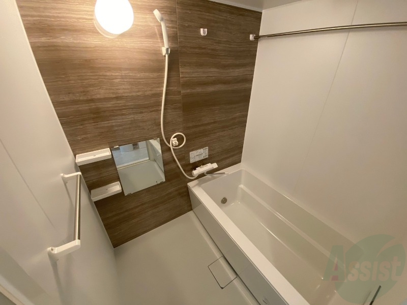 バス・シャワールーム　お風呂になります。一日の疲れを癒してくださいね。