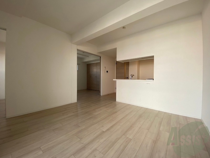 居室・リビング　広くてきれいなリビングです！快適に過ごせそうですね。