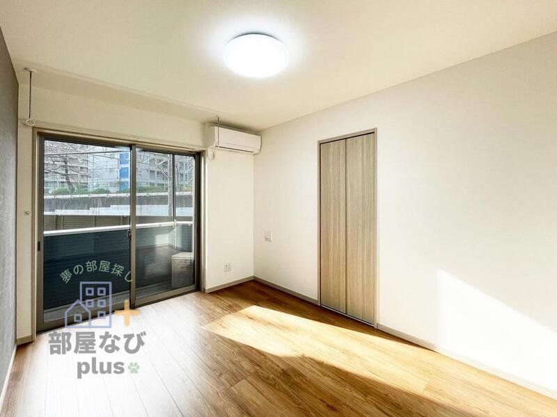 居室・リビング　※他号室写真です