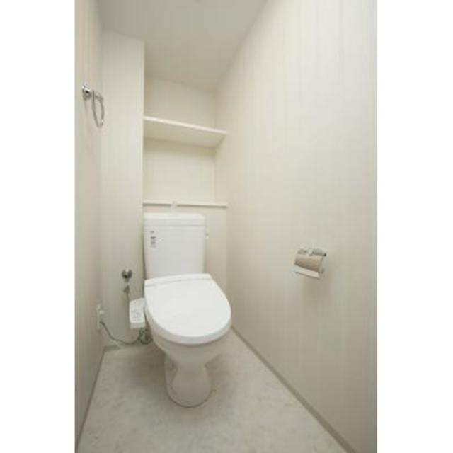トイレ　※写真は同タイプ住戸です。