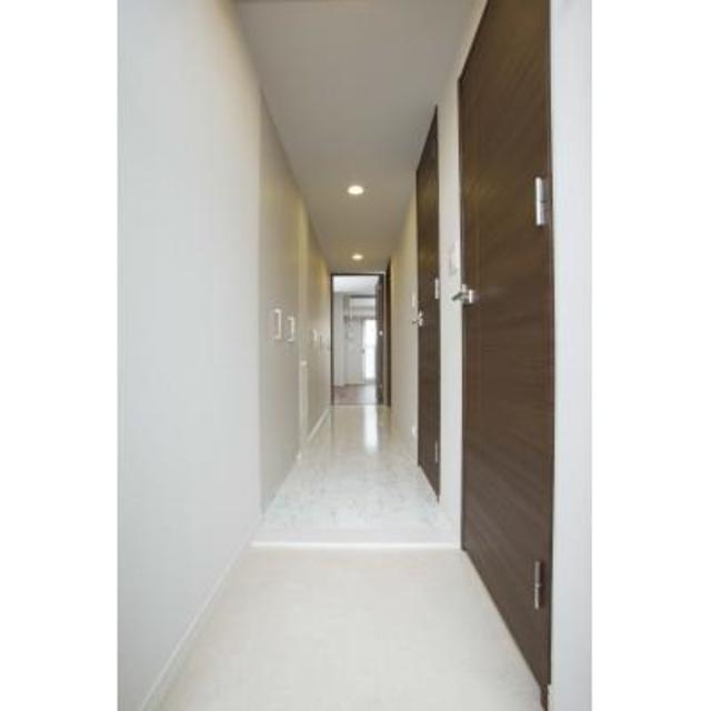 玄関　※写真は同タイプ住戸です。