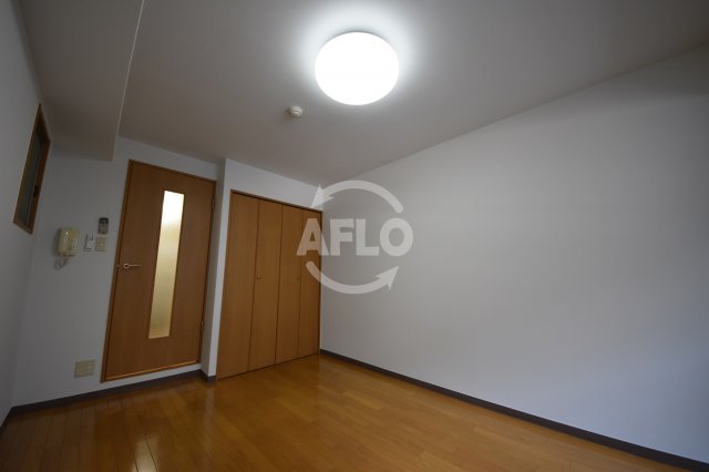 居室・リビング　YAHATA西長堀　洋室