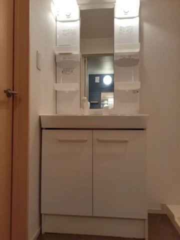 洗面設備　忙しい朝には欠かせない洗面所です