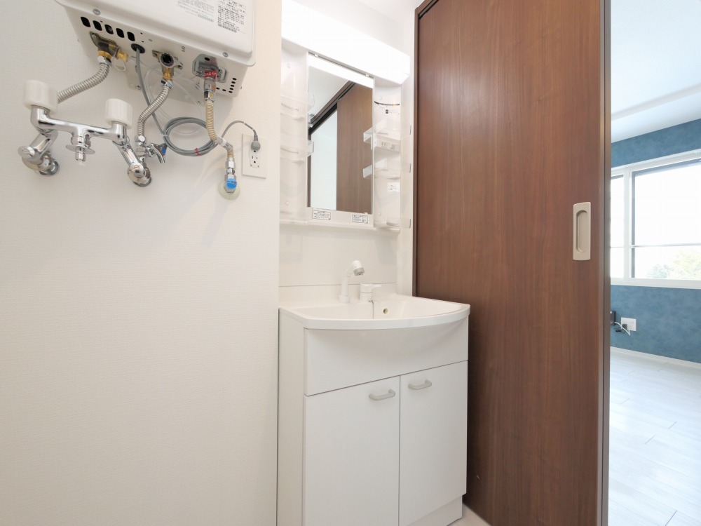 洗面設備　シャワードレッサー付きです！
