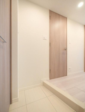 玄関　※反転タイプの写真を使用しています。