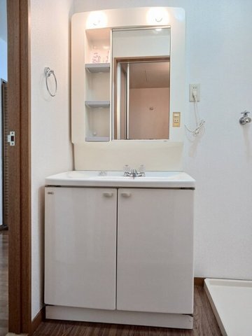 洗面設備　忙しい朝には欠かせない洗面所です