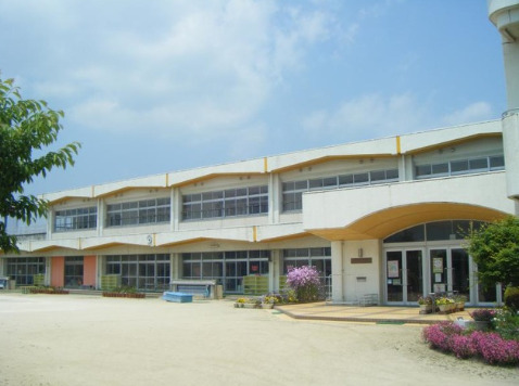 幼稚園・保育園　岡山市庄内認定こども園（幼稚園・保育園）まで882m