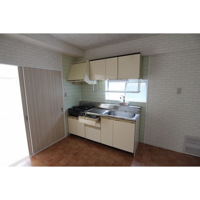 キッチン　２口ガスコンロ・グリル設置済☆