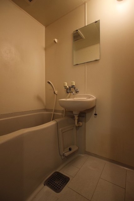 バス・シャワールーム　同物件別号室