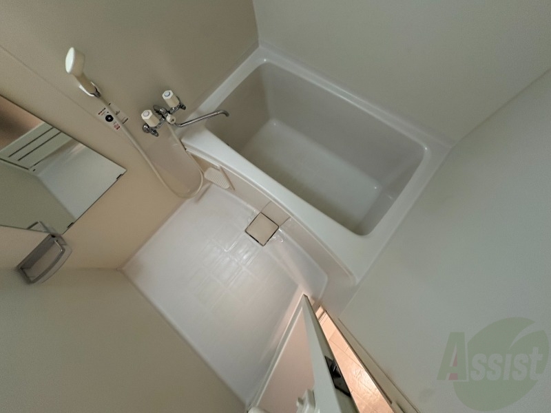 バス・シャワールーム　お風呂になります。一日の疲れを癒してくださいね。