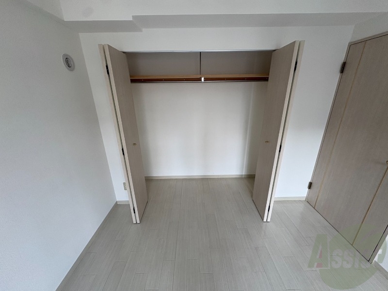 収納　クローゼットは奥行きもあり、荷物が多い方でも安心です。