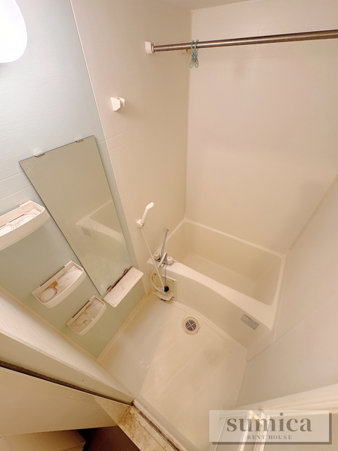 バス・シャワールーム　リフォーム前のお写真です♪♪