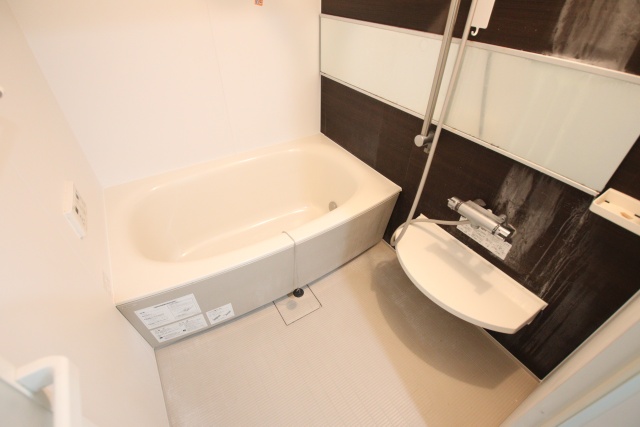 バス・シャワールーム　※別室の参考写真の為、現況優先です。