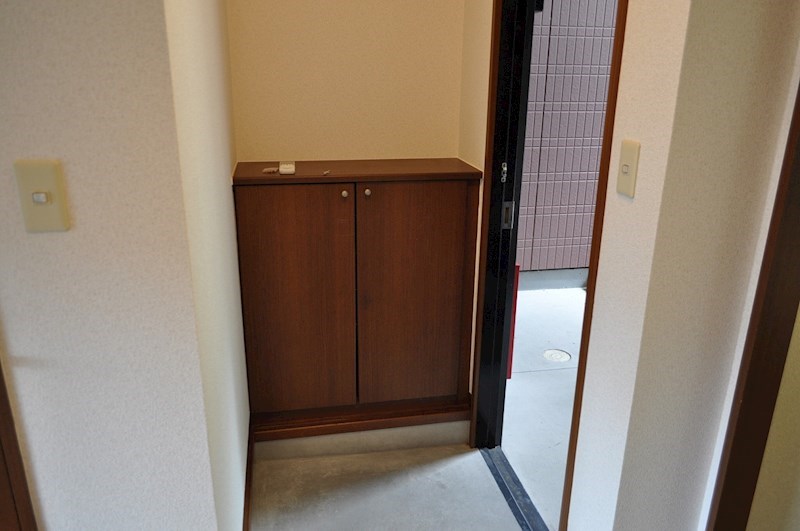 玄関　玄関です。下駄箱ございます。