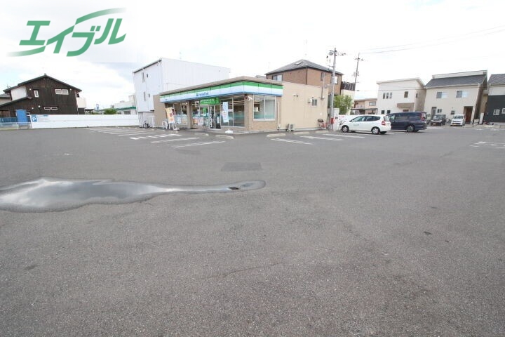 コンビニ　ファミリーマート岡山御南店（コンビニ）まで388m