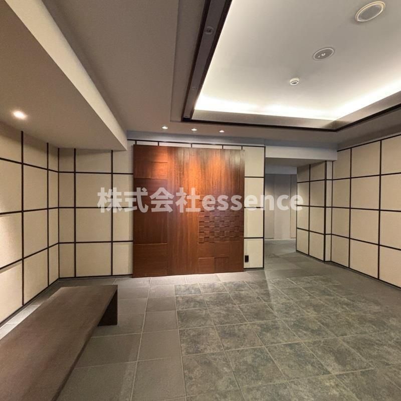 ロビー　弊社ではオンライン対応・現地対応可能です♪