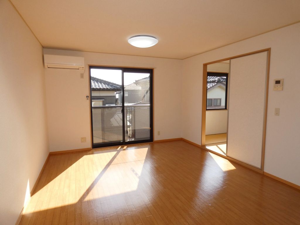 居室・リビング　LDK11帖　エアコン付き