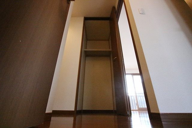 玄関　～Ａ棟内装参考写真～