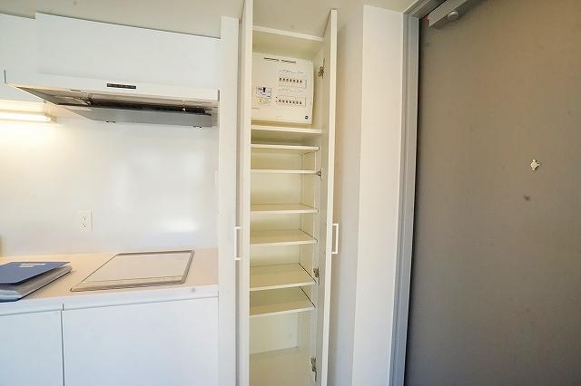 玄関　※別部屋参考写真