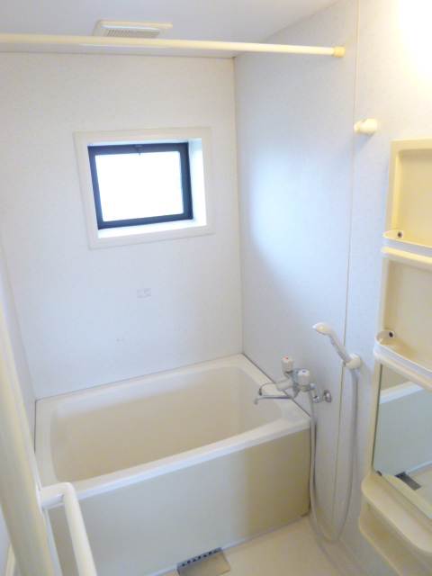 バス・シャワールーム　窓があるバス