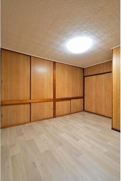 収納　衣類や布団の収納に便利な押入れが付いています！