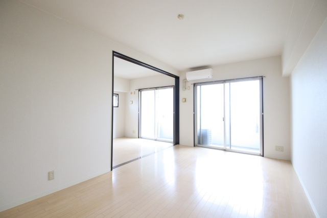 居室・リビング　※別室の参考写真の為、現況優先です。