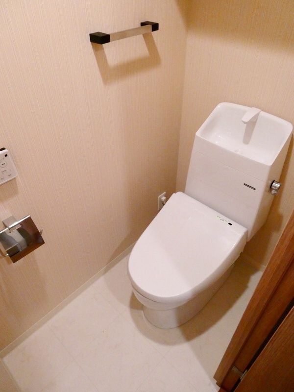 トイレ　トイレ