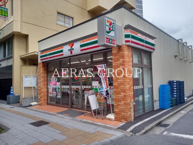 コンビニ　セブン-イレブン 西新宿３丁目店（コンビニ）まで162m