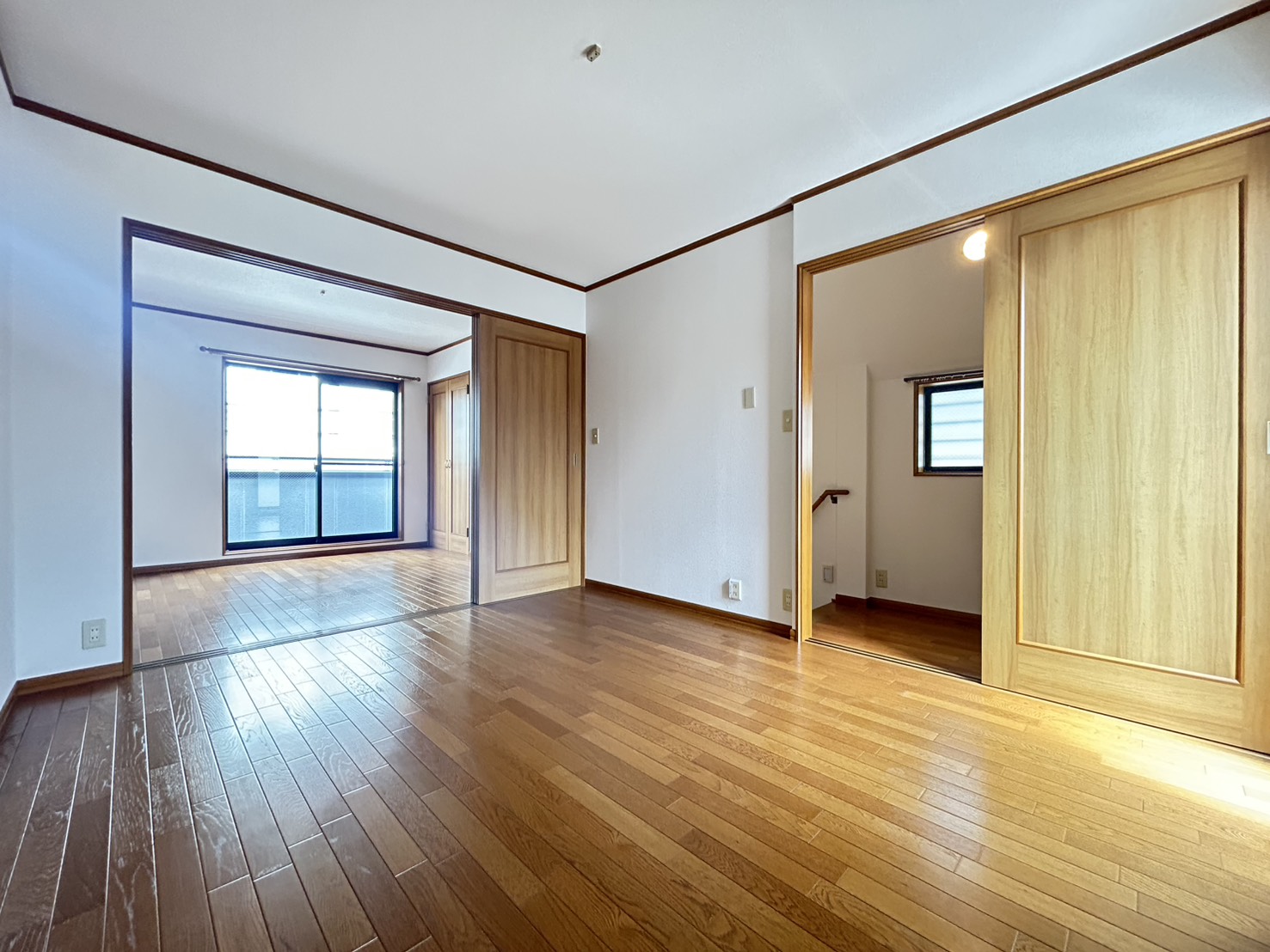 舞子台1丁目戸建の居間写真