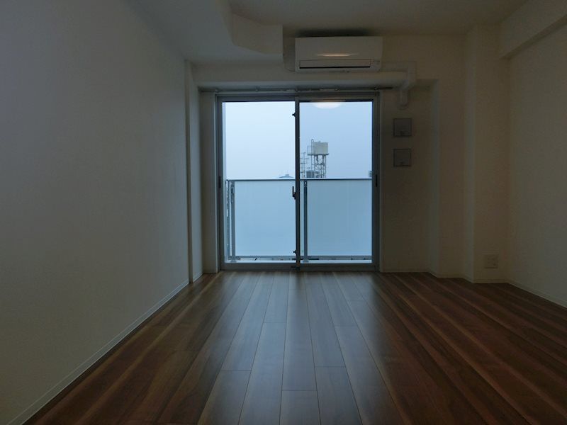 居室・リビング　☆明るい居間☆