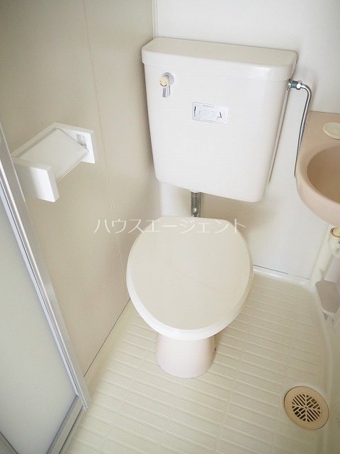 トイレ　３点ユニット。掃除が楽だから初めての一人暮らしにおすすめ。※