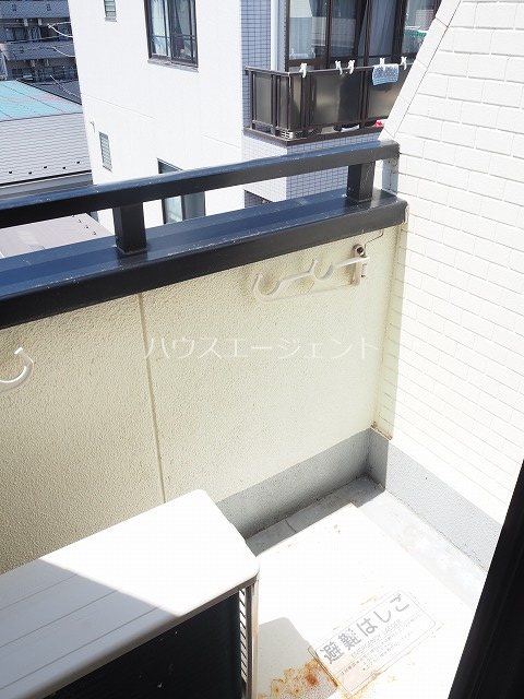 バルコニー　洗濯物ものも干せます。※写真は別号室参考画像