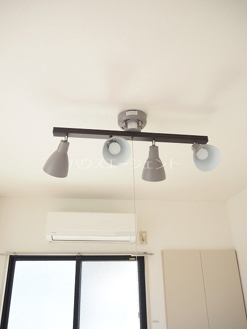 その他設備　エアコン完備です。※写真は別号室参考画像