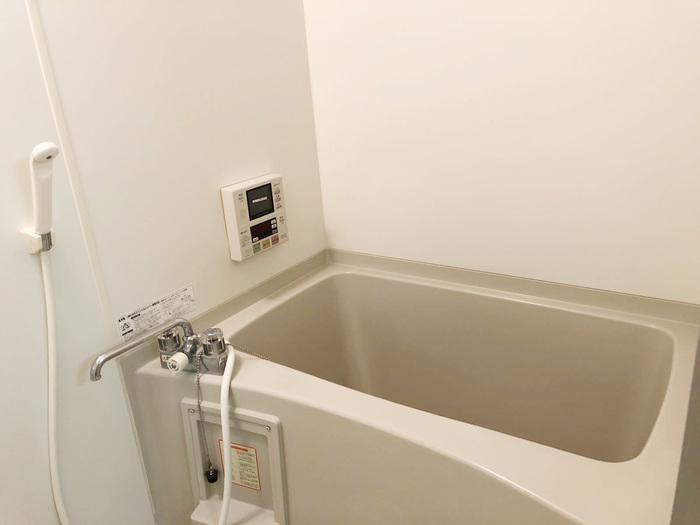 バス・シャワールーム　追い焚き機能付きのお風呂です♪