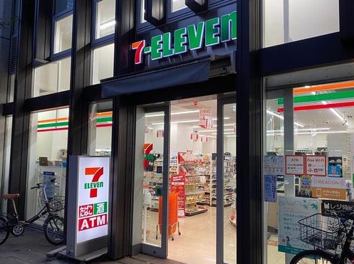 コンビニ　セブンイレブン中央区月島1丁目店（コンビニ）まで168m