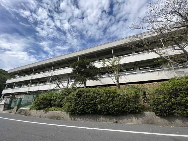 中学校　岡山市立上道中学校（中学校）まで569m